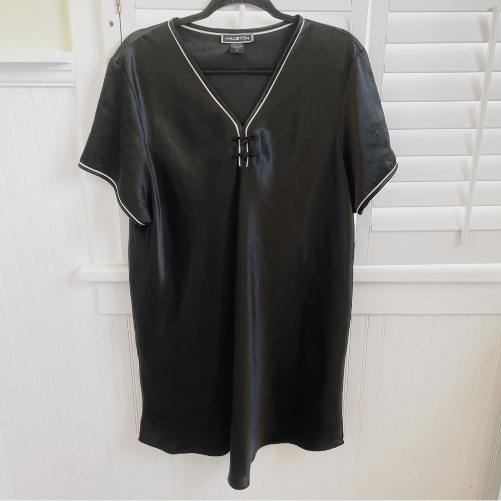 Halston Vintage Black Satin V-Neck Short Sleeve Nightgown Plus Size 1X